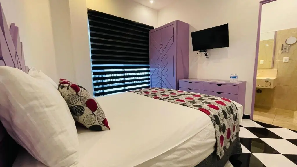 Deluxe Room with Queen Bed
